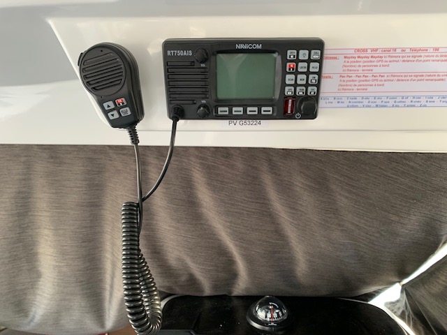 slider 12 Beneteau Antares 8 OB V2